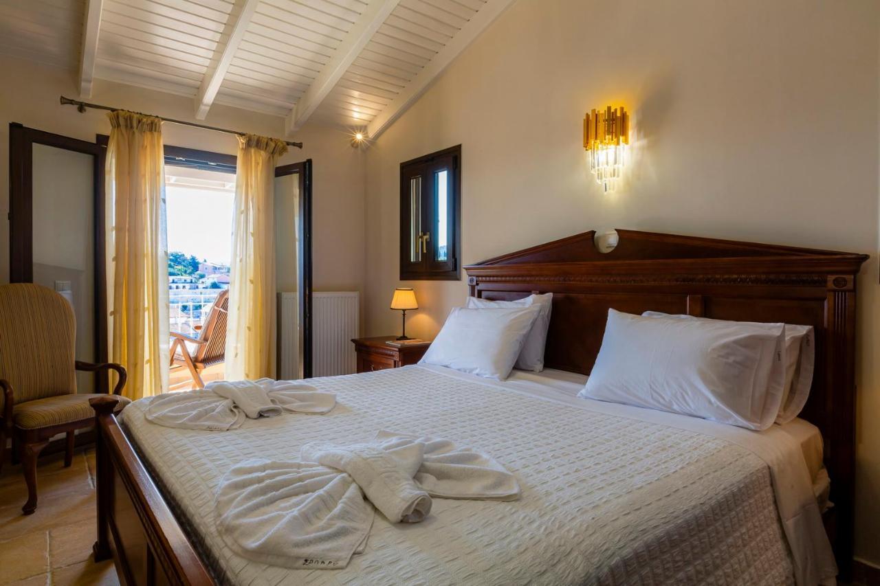 Solaris Methea- Luxury Central Villa By The Castle Kassiopi Exterior photo
